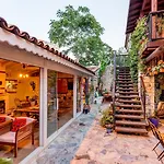 Eski Ev Penzion Alaçatı