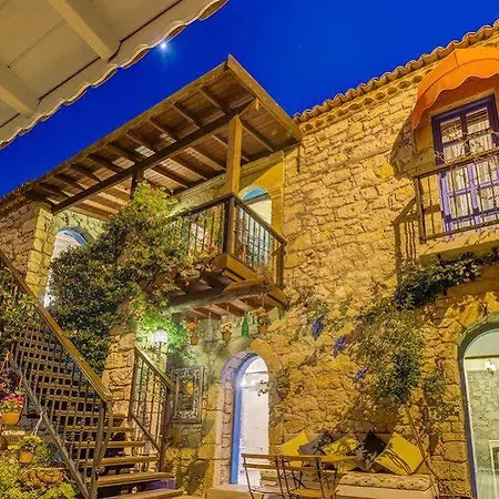 Eski Ev Pensiune Alacati